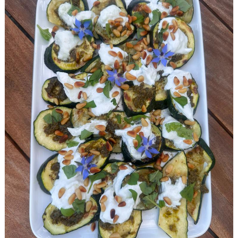 Gegrillte Zucchini mit Burrata